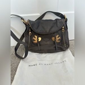 Marc Jacobs Petal to the Metal Natasha Bird Crossbody, gray